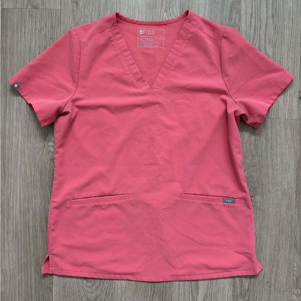 Figs Scrub top coral medium